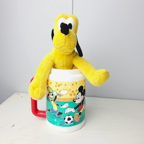 Disney All-Star Resort Vintage Mug Mickey Donald Goofy and Pluto Plush - Picture 3 of 13